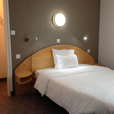 Hotel Saint Jean Бурж Экстерьер фото