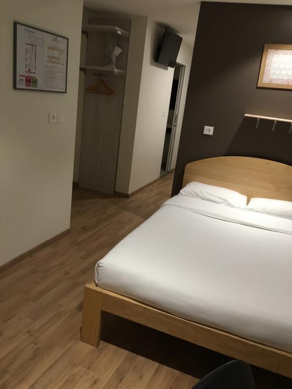 Hotel Saint Jean Бурж Экстерьер фото